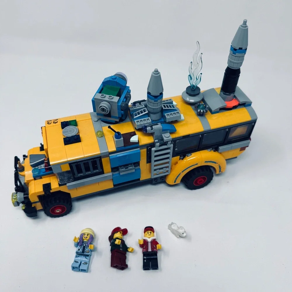 Lego hidden side